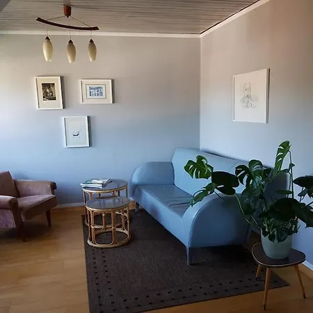 Art-apartment Mit Balkon Lägenhet *